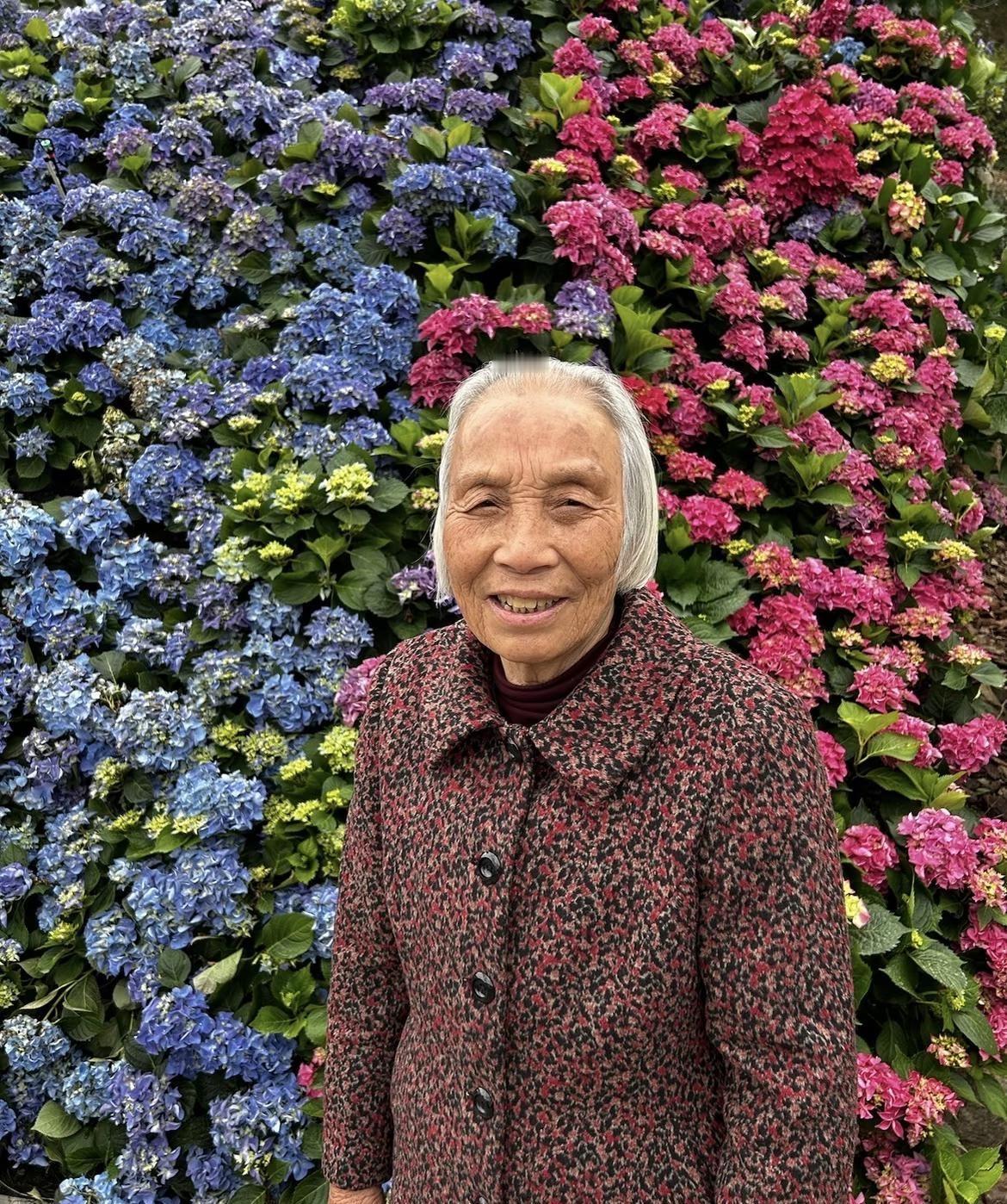 苏州工业园区淞泽家园二区走失！
老年痴呆 10点不到找不到了 已报警 在附近的希