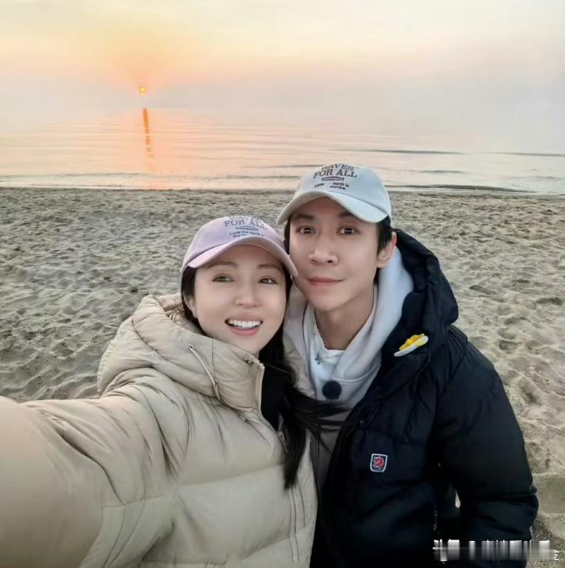 张维伊和高云翔
高云翔回来第二年就再婚，张维伊成名了也不忘带亲戚上节目。

高云