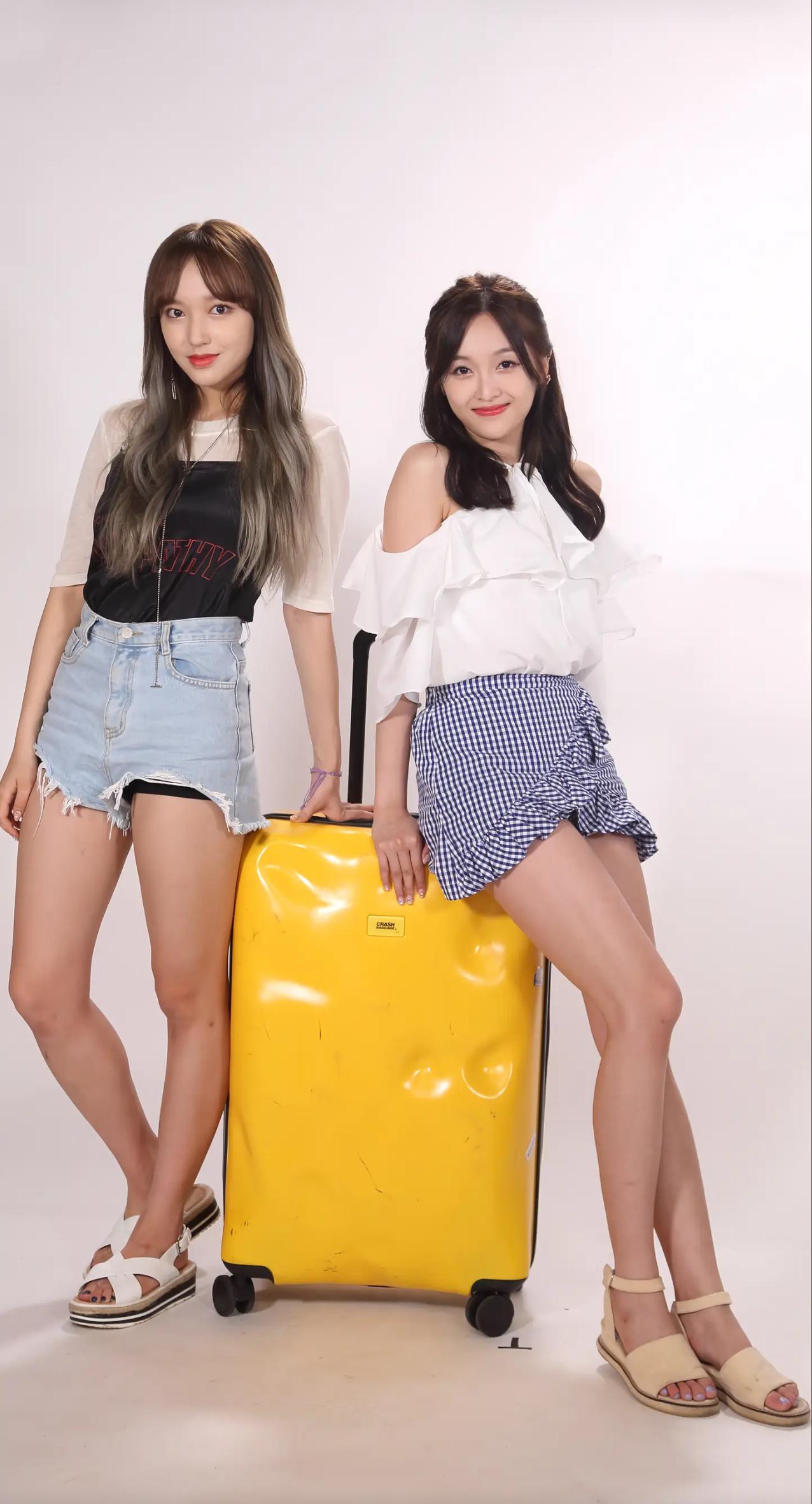 十年前程潇和吴宣仪合拍的广告，两个漂亮的女孩子后来都成了娱乐圈有名的“腿精”