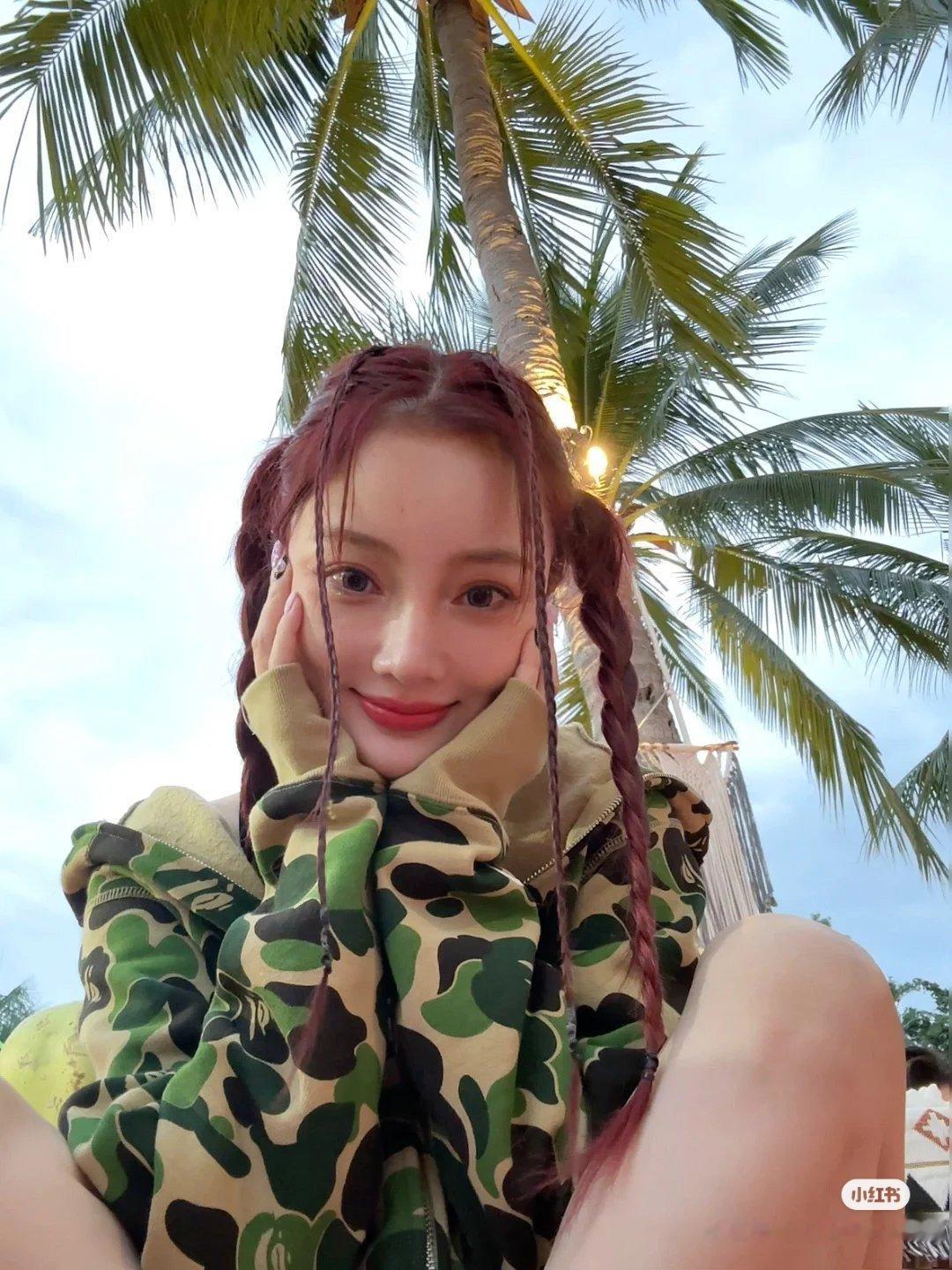 龙年开工，要好好加油呀💪🏻#李小璐正能量[超话]##李小璐私服[超话]#来自