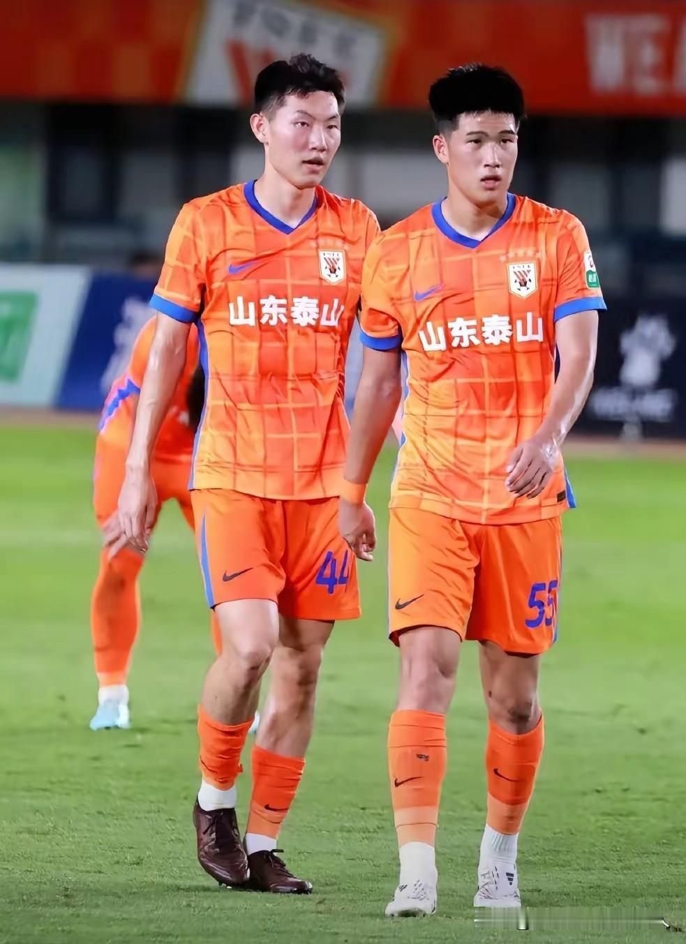 炒作彭啸离队！做媒体要有底线！
最近某些所谓知名媒体人为了流量已经没有做人底线。