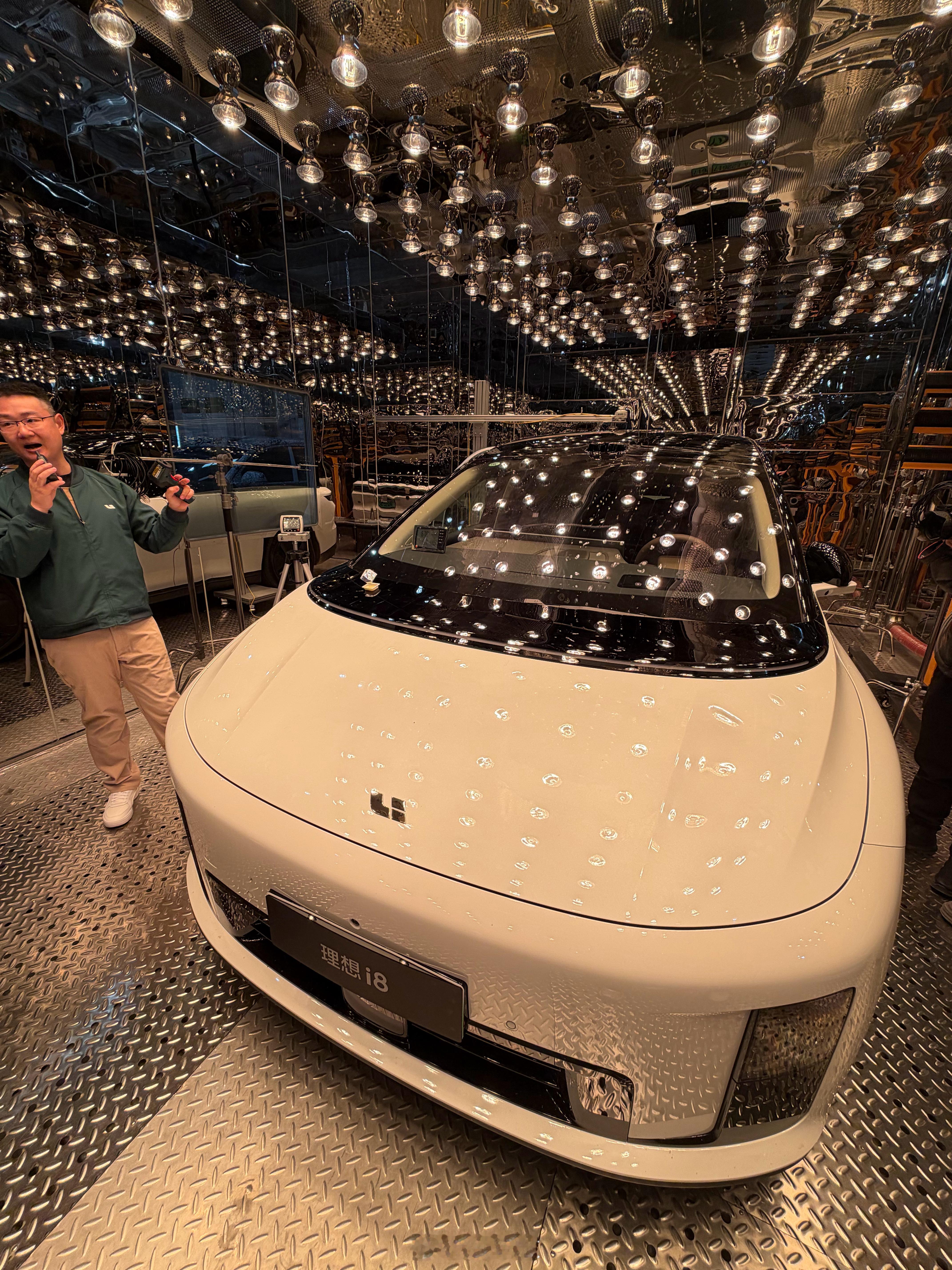 吐鲁番火焰山高温实验室搬到了北京又是一个烧钱实验室，辐照1000W强度。目前70