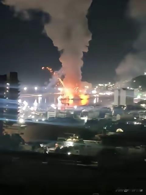 美帝的霸道从来都不带遮掩的！把主权当无物，想封锁就封、想袭击就打，连他国总统夫妇