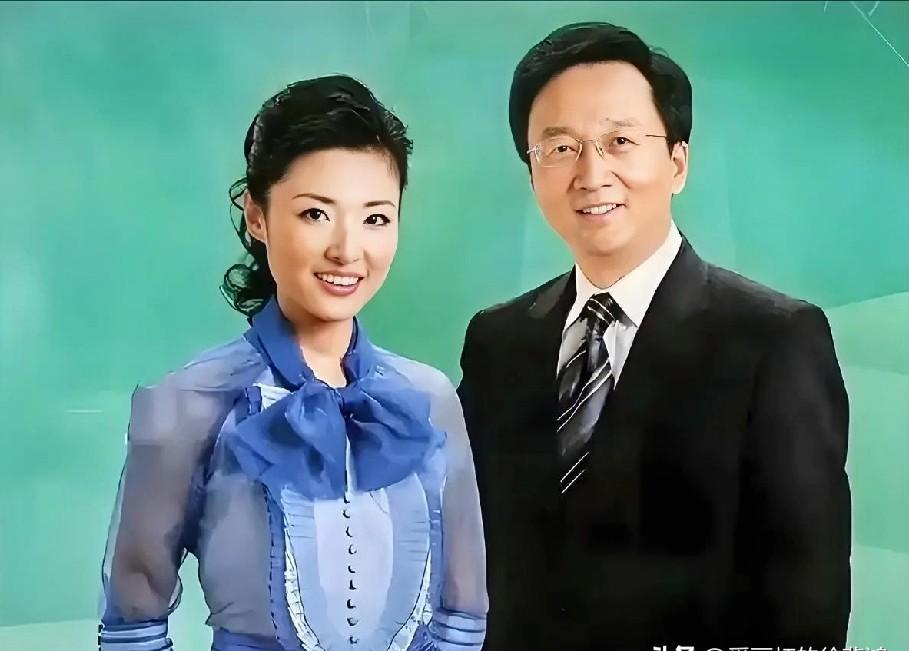 周涛这事儿，说白了，女人图什么？
不就图个知冷知热，半夜回家有盏灯亮着吗。