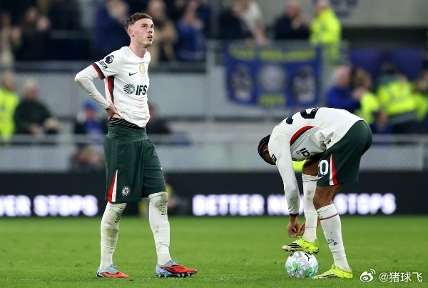 罗塞尼尔谈切尔西四连败：忘记噪音，只管前行切尔西周六客场0比3完败埃弗顿，遭遇各