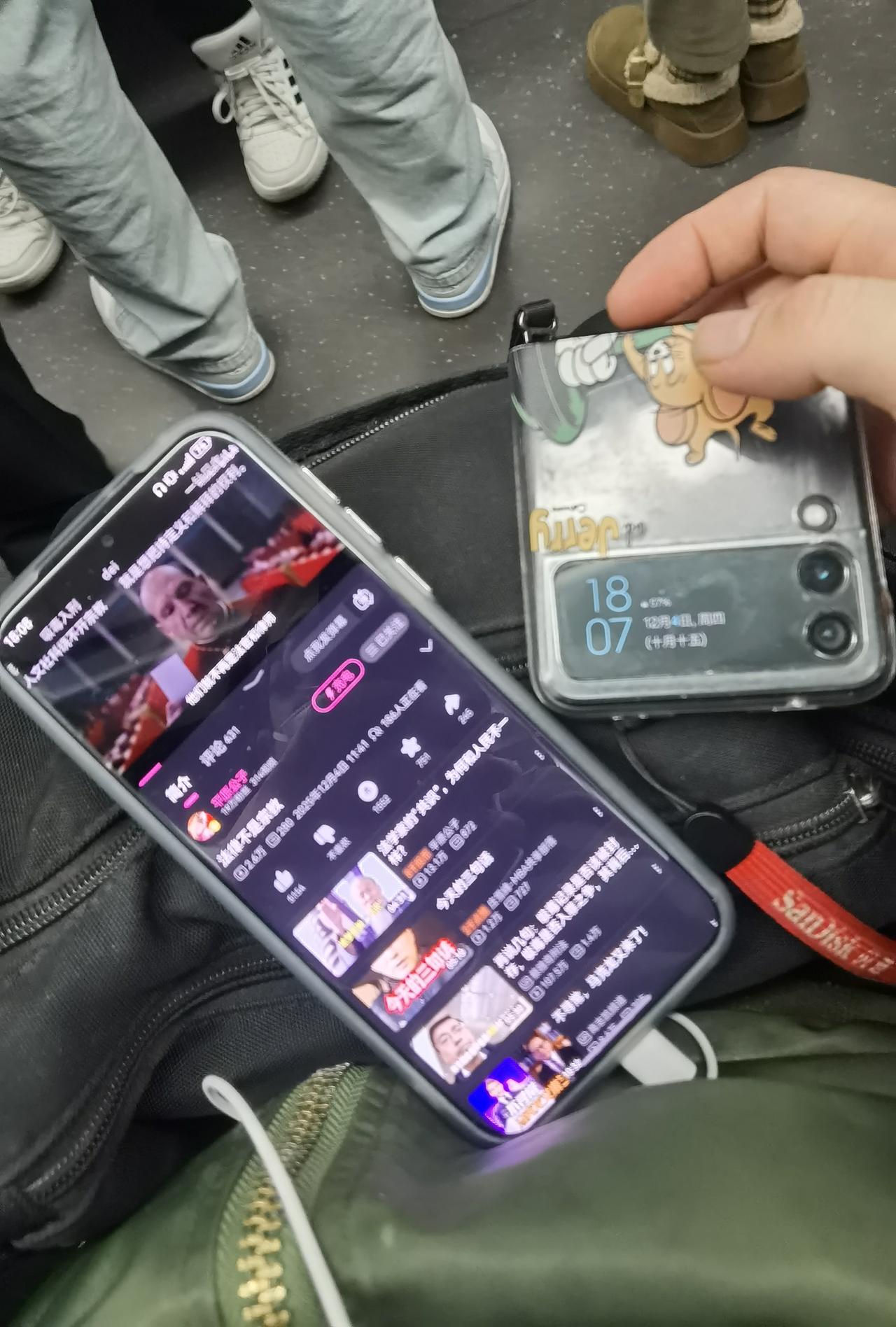 华为这信号真是牛逼，地铁到过江隧道，三星zflip3直接跳4g一动不动，pura