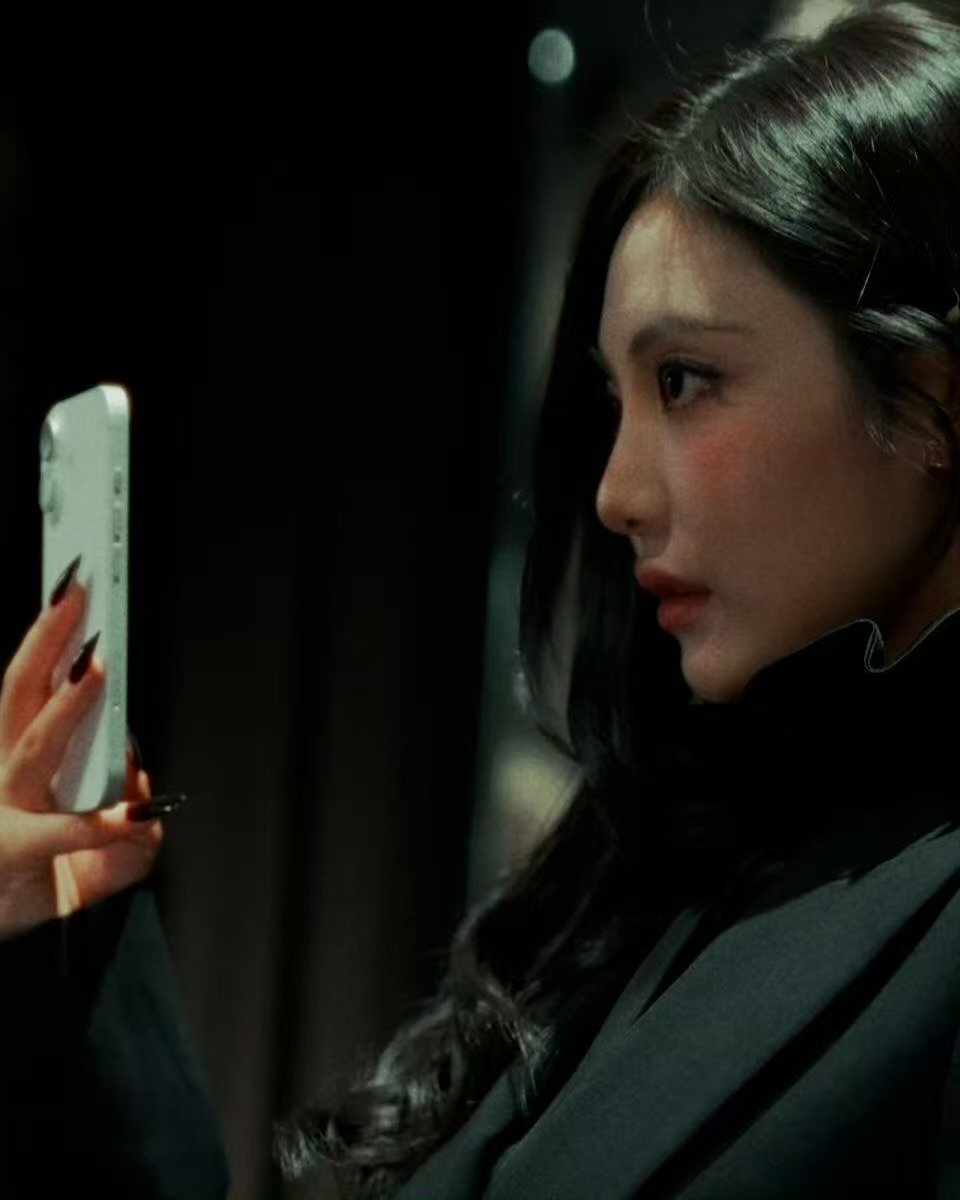 宁艺卓Gucci幕后照宁艺卓完全女公爵 宁艺卓Gucci幕后照🈶 ​​​