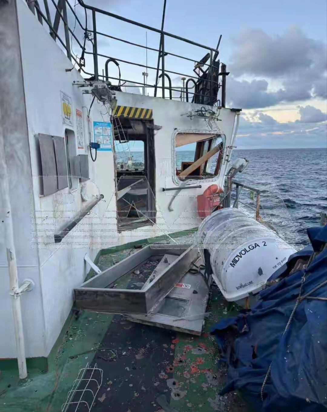 当地时间2025年12月2日早上，俄罗斯油轮“伏尔加-2”号载有葵花籽油，在土耳