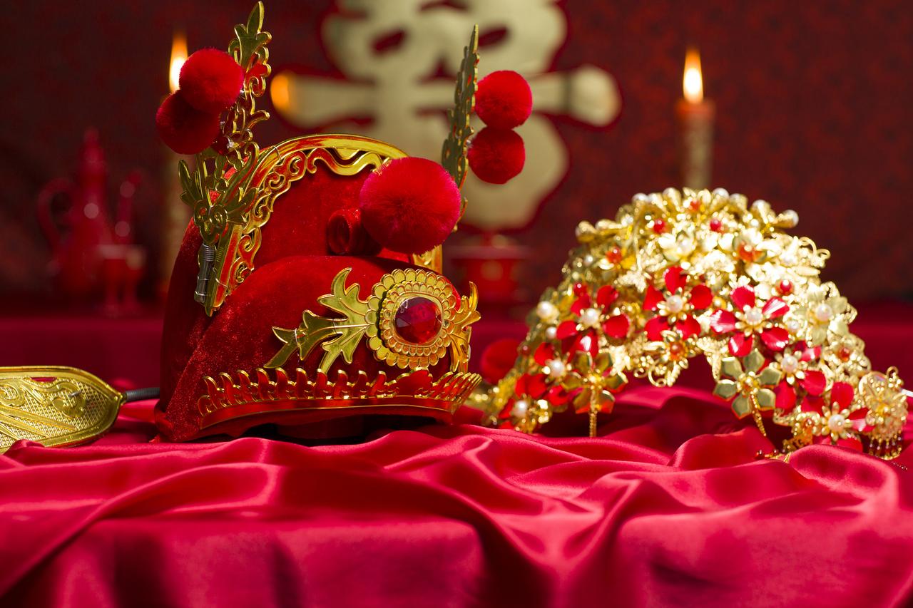 025年12月10日，河南鲁山县28岁高中教师魏亚蕊在婚礼当天从婆家新房7楼跳楼