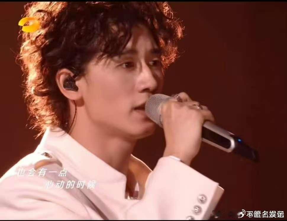 让那英质疑的这组你投给谁声鸣远扬这组对决太有看头了，选手们的实力不相上下，歌声各