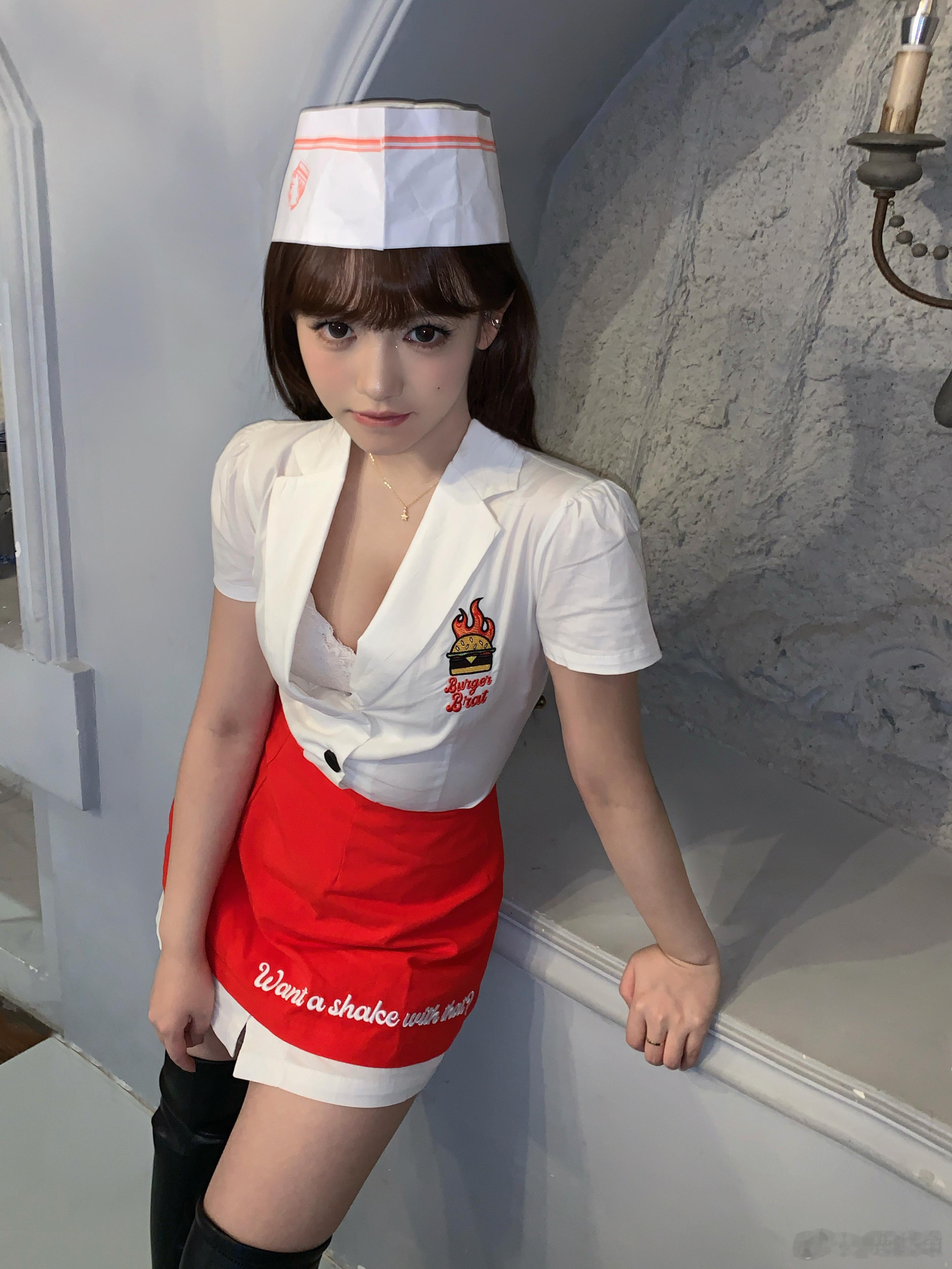 火辣厨娘混几张上次的可爱厨师！！！ ​​​