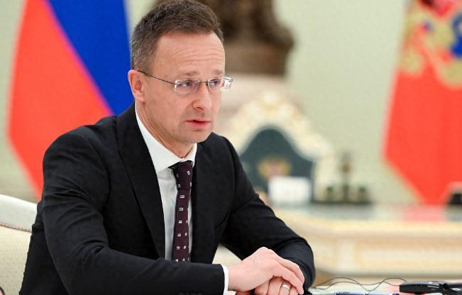 乌克兰玩大了！放鸽子不肯谈友谊管道的事，这管道停摆背后全是猫腻，直接把匈牙利惹毛