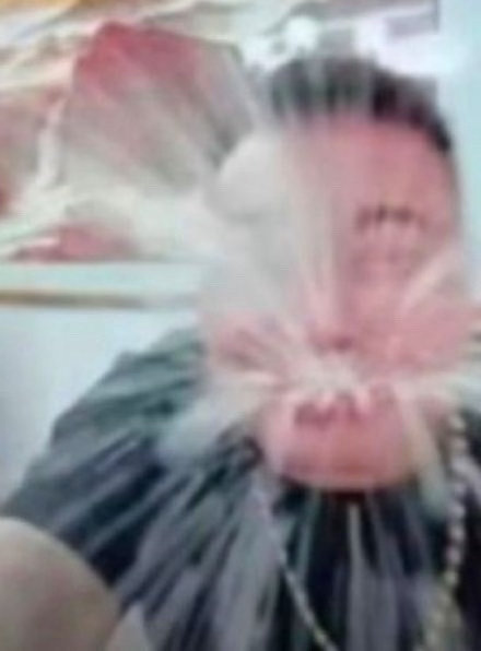 笑死我了说自己出不了门正好在家按摩按摩 