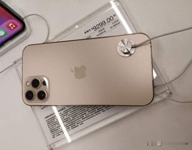 iPhone18 Pro Max更厚、更沉了