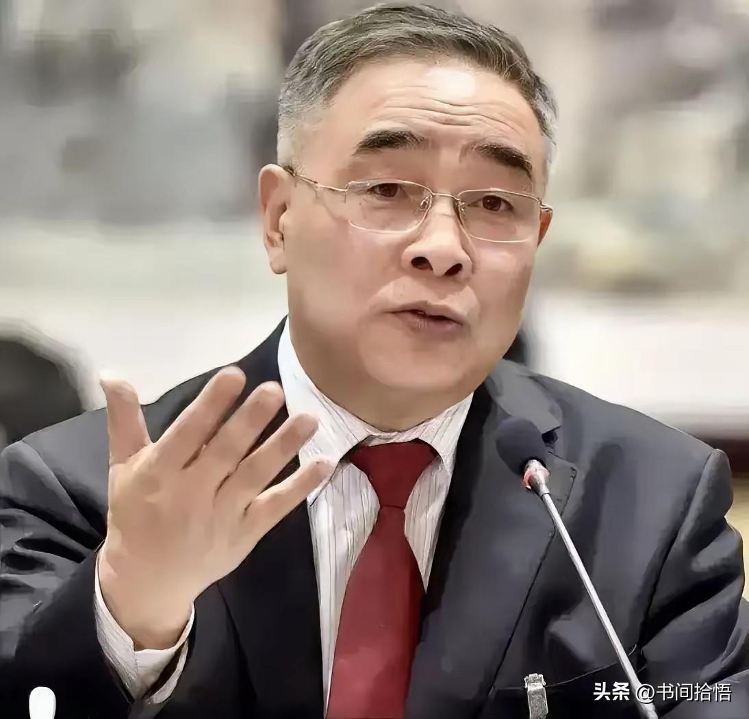 中医名家张伯礼说：
“把自己当傻子，傻吃、傻喝、傻睡，只要能吃好，睡好，保持情绪
