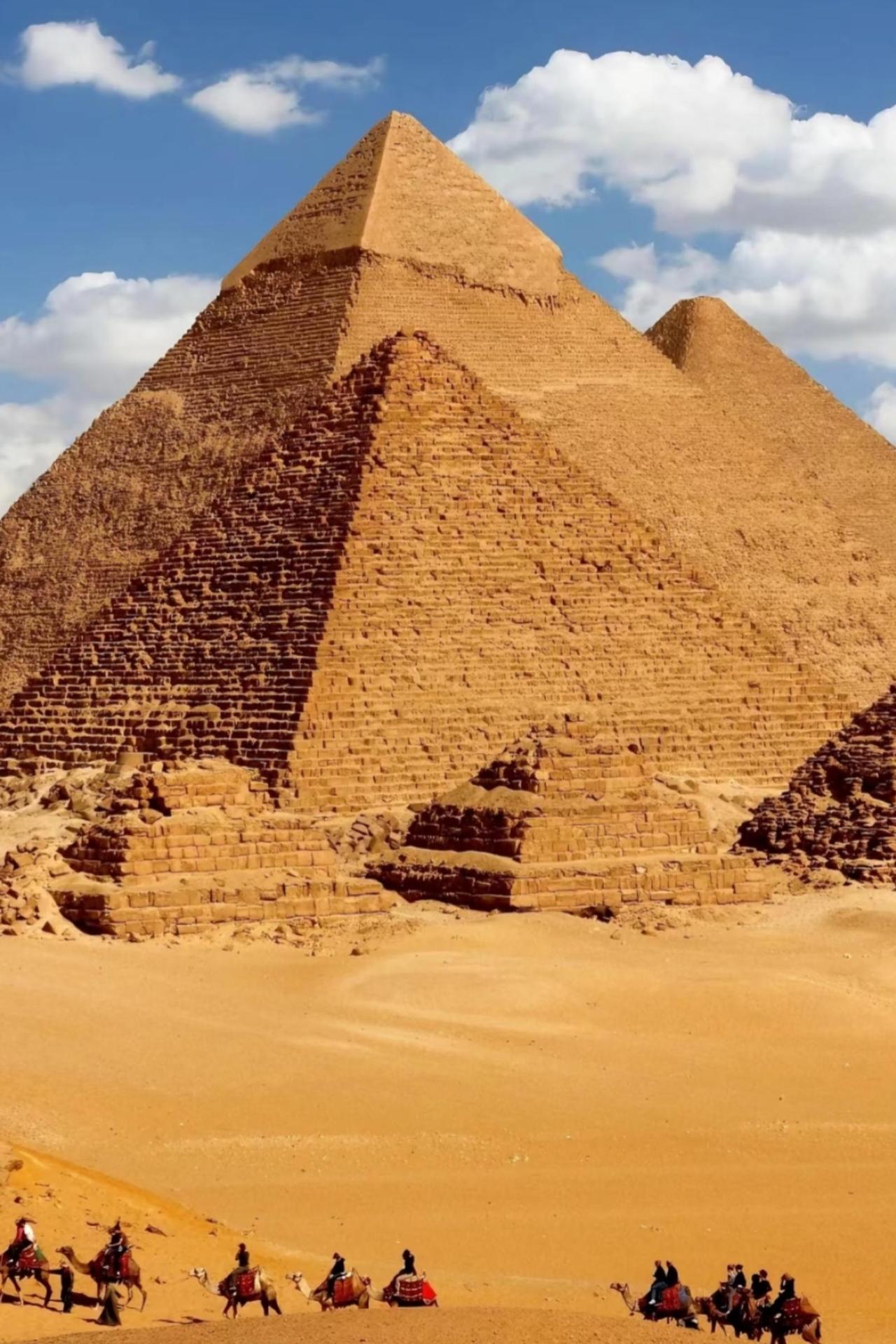 全世界只有中国称呼金字塔！
提到埃及那座方尖锥顶的巨型石质陵墓，中国人脱口而出的