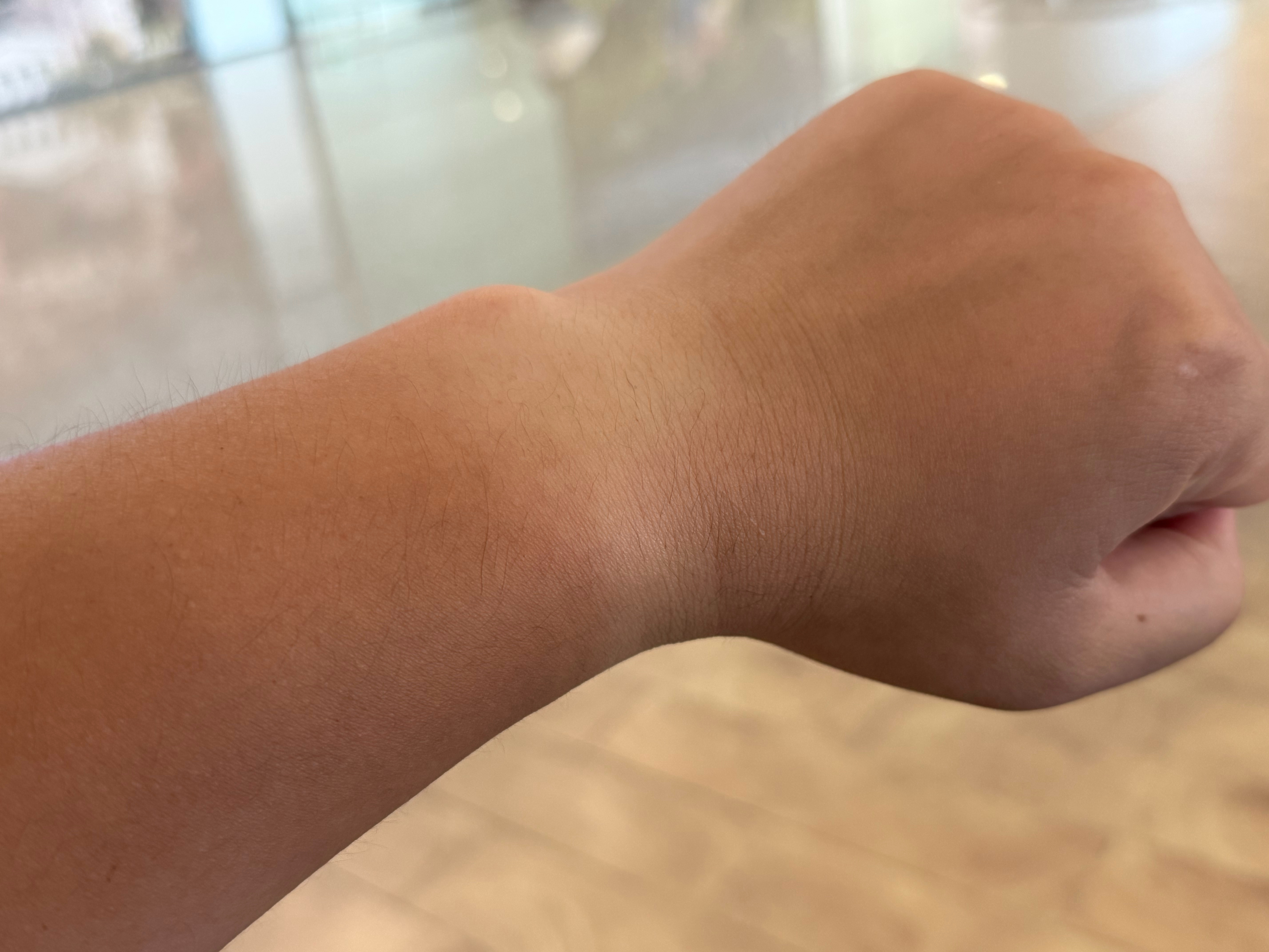 当你在海边待了几天后手表位置就很白了 