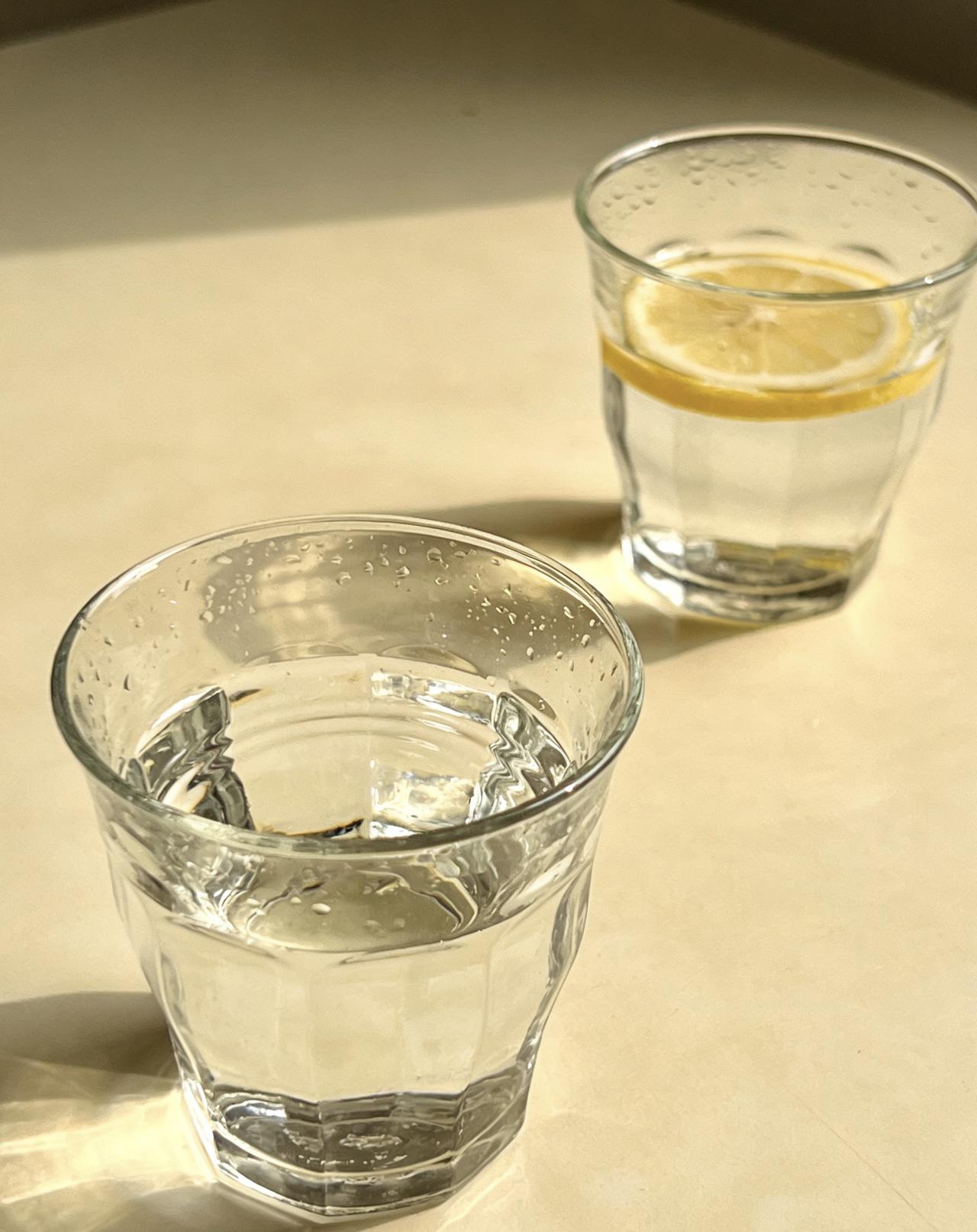 怎么喝水最排毒

喝水排毒骗了多少人？别再交智商税了

最近“排毒水”又火了，各