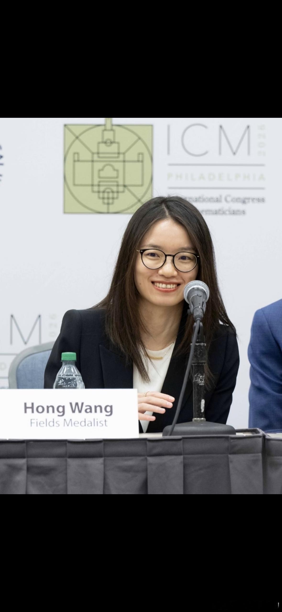 王虹 九亿少女的梦王虹 九亿少女的梦 太喜欢王虹这样闪闪发光的女性，充满智慧和力
