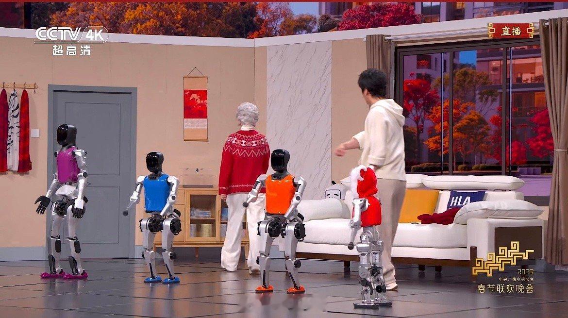 春晚第一个小品，蔡明、王天放的《奶奶的最爱》，机器人出来的时候，直接一个大无语了