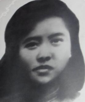 1948年，国民党反动派逮捕了开县铁桥乡的一个女教师，将其关在房屋中，只派一个年