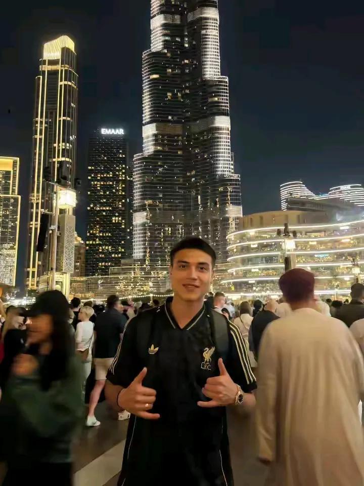 国外比赛中[灵光一闪][灵光一闪][灵光一闪]