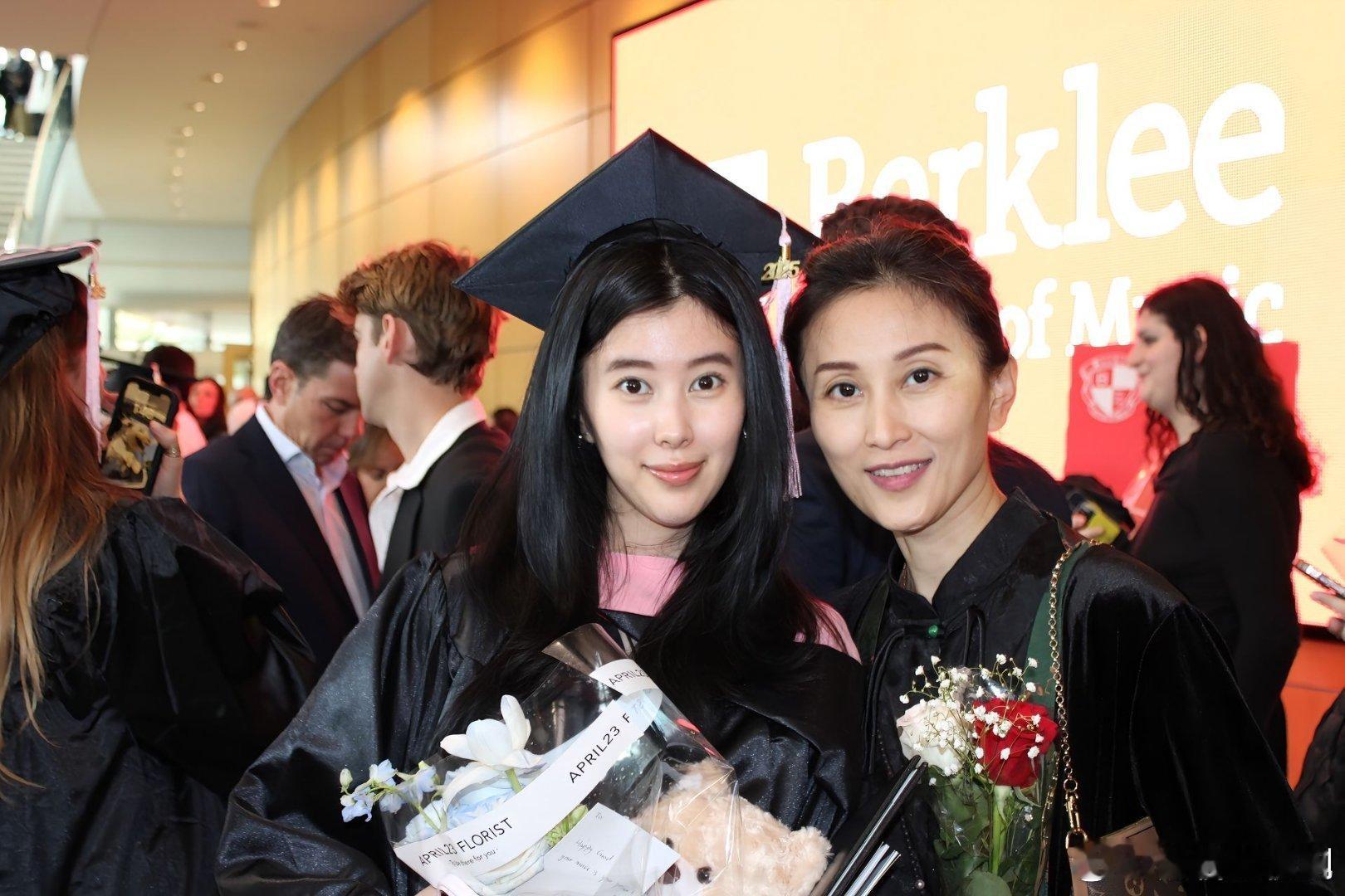 杨子女儿报名芒果新音综杨子女儿居然是伯克利才女杨海润啊，星二代又加一，报名参加音
