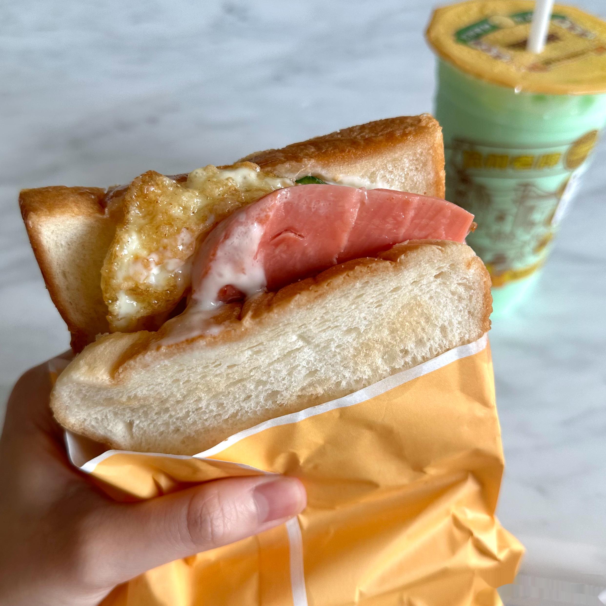 还是小时候的味道！！！超简单的三明治🥪但是我一直挺喜欢他家的味道（下次教大家做