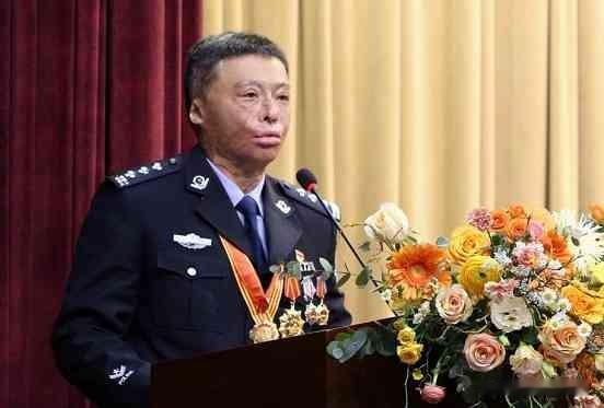 张劼，男，汉族，1980年3月生，安徽蚌埠人，中共党员，蚌埠市公安局特警支队支队