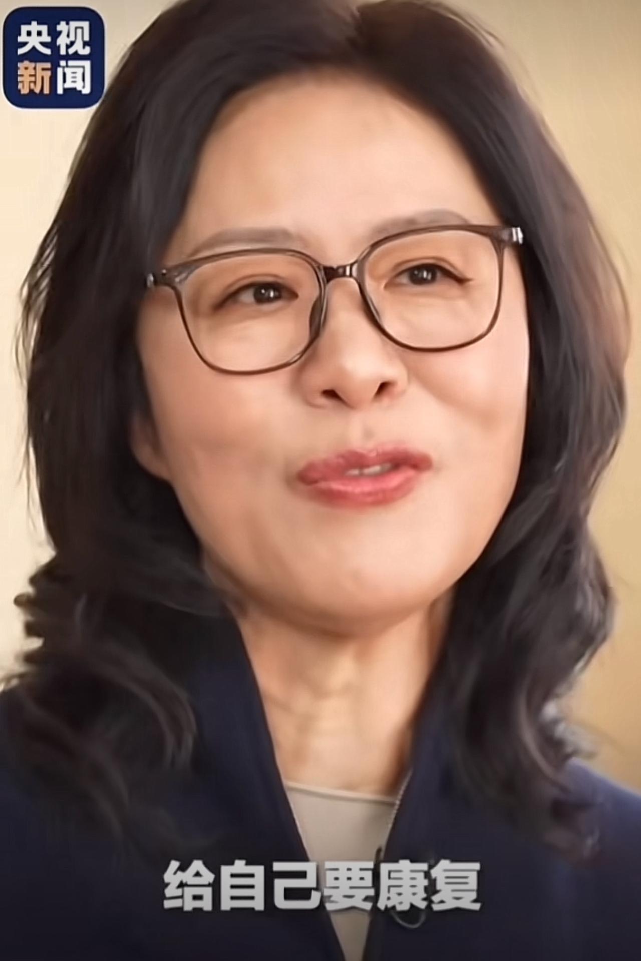 央视记者王宁在一次《面对面》节目中采访郎平时说道：真希望你重新出山执教中国女排。