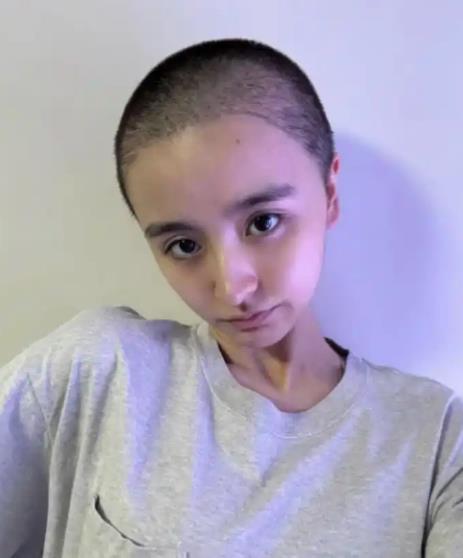 金子涵 再逼我就把所有的都说出来 退圈近一年的艺人金子涵突发长文，控诉遭人长期逼