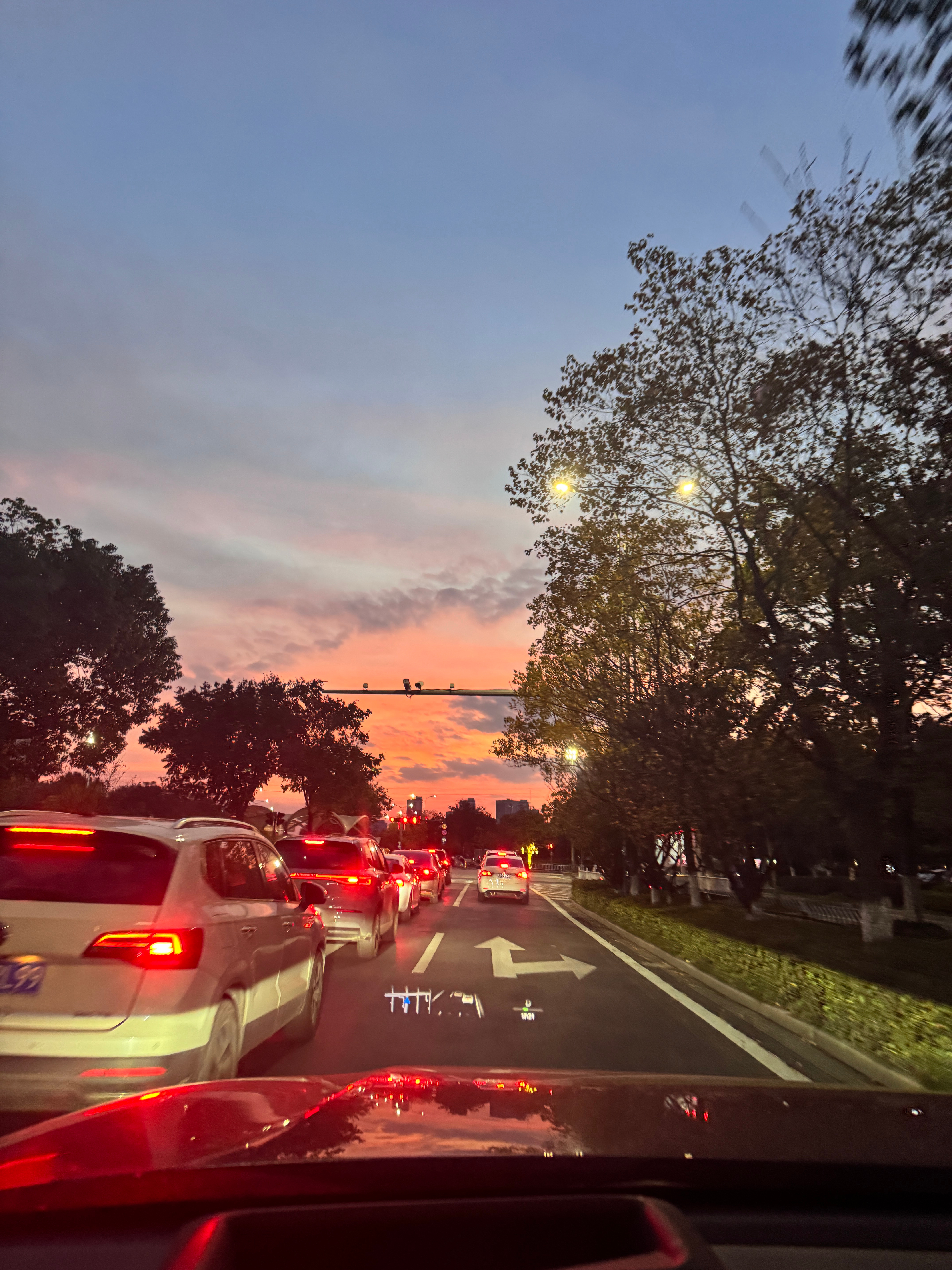 最近遇到的人  磁场好吸引我 感觉很温暖很想和她贴近 