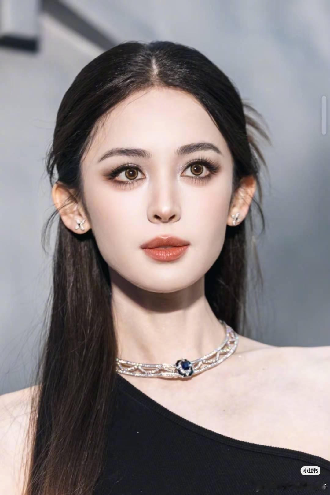 留几手说娜扎比热巴好看本来娜扎比热巴漂亮，而且起点高的，不知为何被热巴碾压了，这