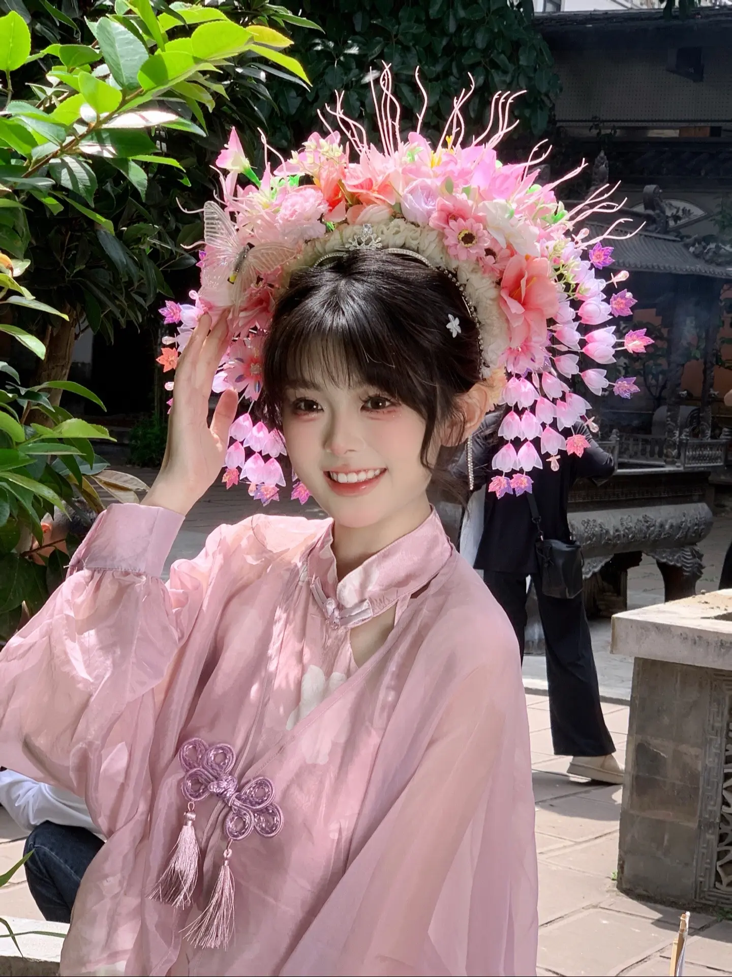 姐妹们，大理拍的粉色簪花太温柔啦！