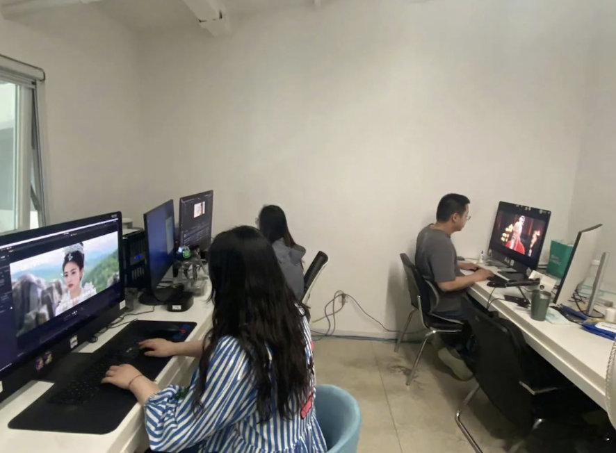 后期特效的工作人员真的很命苦的感觉，爱奇艺出了两个哈哈哈，空调都没开吗？ ​​​