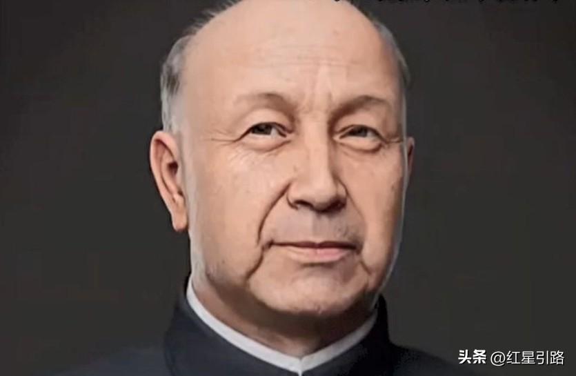 对钱学森来说，祖国才是他的根。他回国后，带领团队搞科研，让中国的导弹、航天事业迈