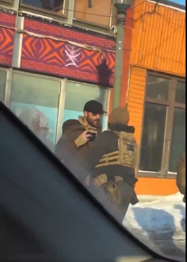 根据多家媒体报道和官方初步信息，2026年1月24日（周六）上午，美国明尼阿波利