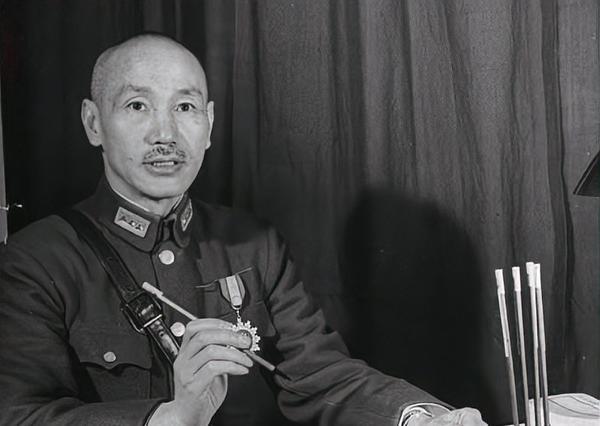 上甘岭一战定乾坤，蒋介石的评价道尽对手的敬畏与无奈
 
1952年，持续43天的