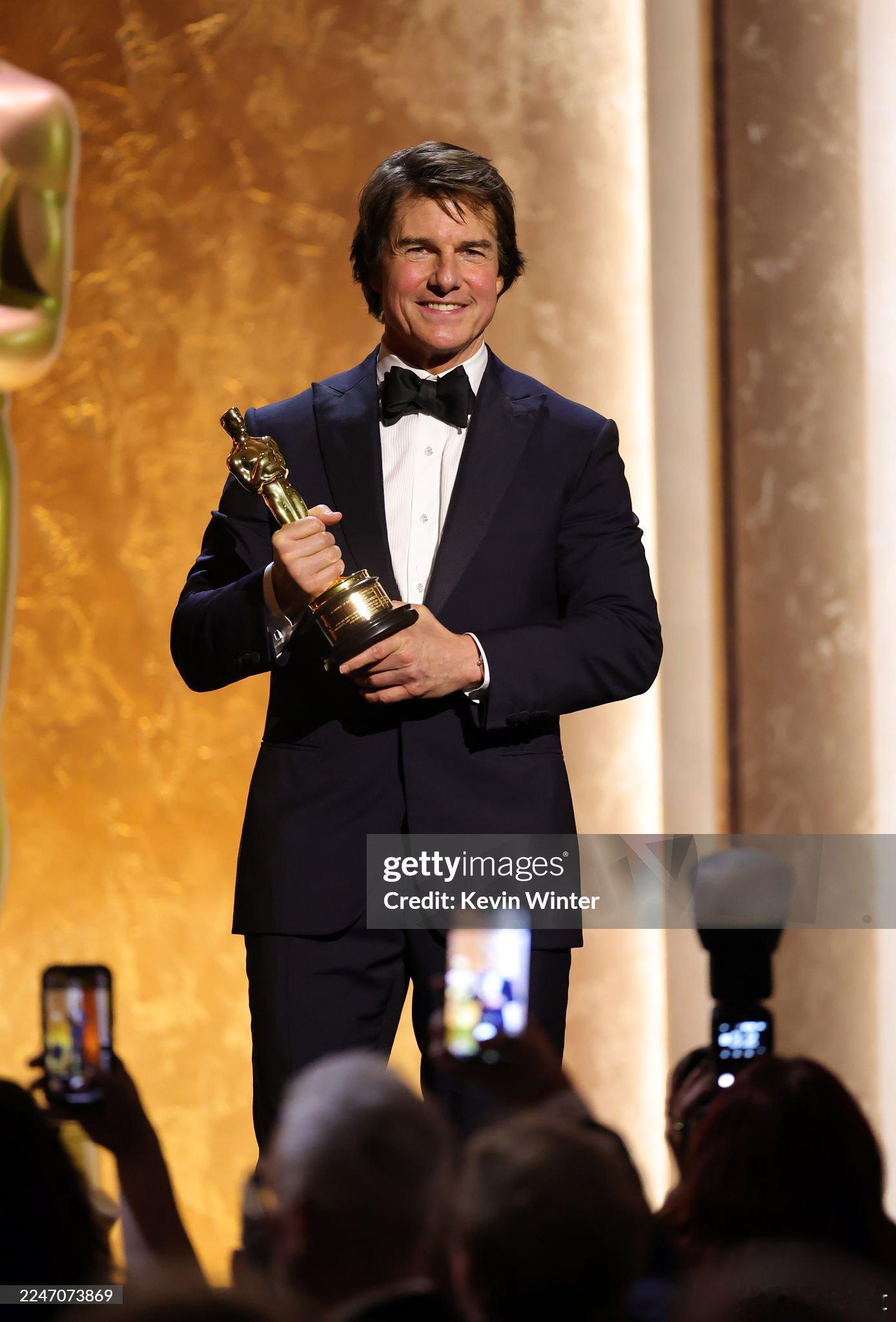 汤姆·克鲁斯获得奥斯卡终身成就奖： 