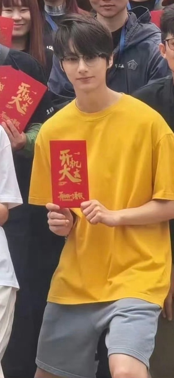 这就是清纯男大啊宝宝 
