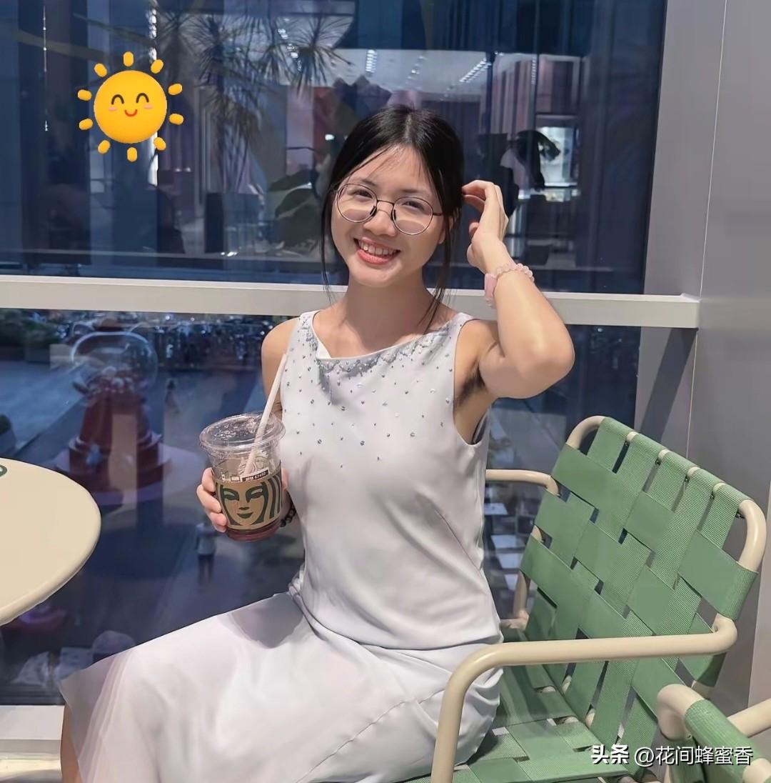 拒绝容貌绑架！
腋毛自由，接纳身体本来的样子！

不少女生会被世俗标准裹挟，认为