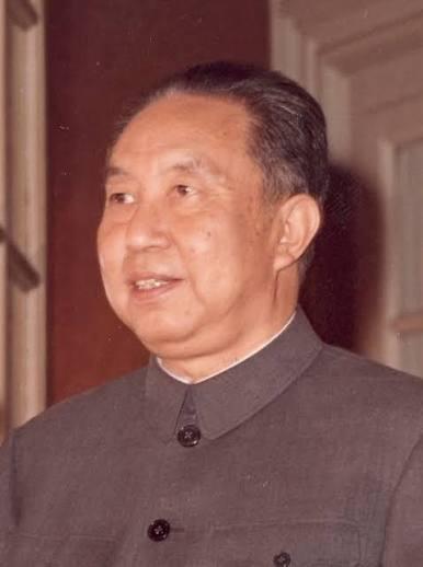 2007年，86岁的华国锋最后一次去毛主席纪念堂参加毛主席诞辰，临走时高喊了一句
