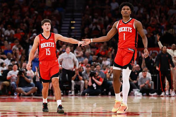 休斯顿火箭队已执行阿门·汤普森和里德·谢泼德2026-27赛季的新秀合同球队选项