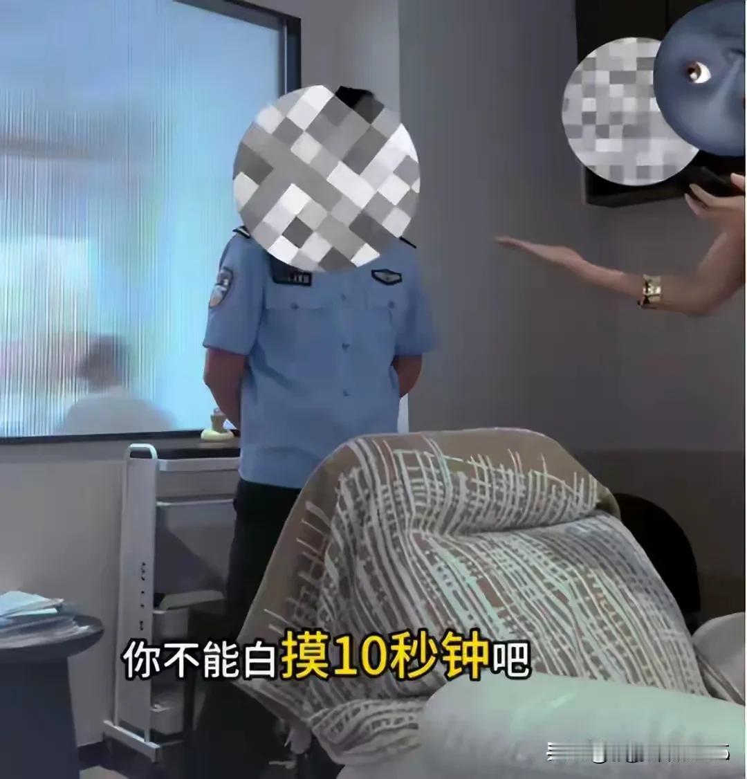 桂林一女子去理发店洗头，店员按正常流程垫毛巾时碰到了她脖子。过后她就说自己被骚扰