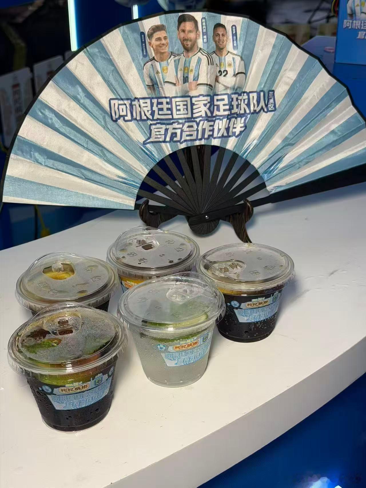 阿根廷替补席上坐着的都是潜力股啊，这场3:1看得我挺满足。主力休息，还进了3个球