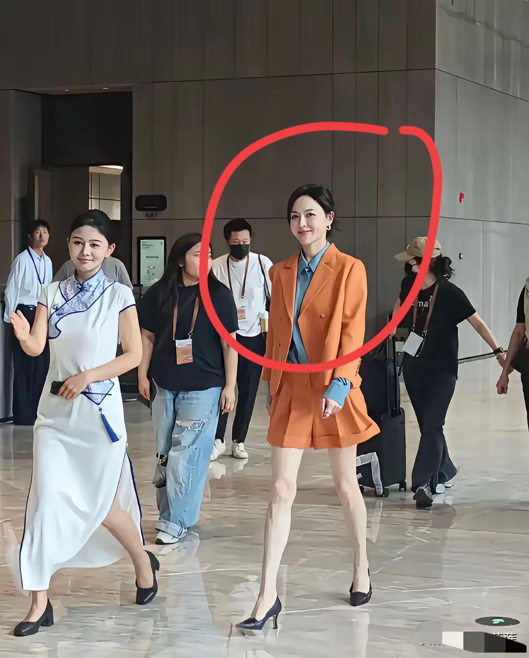 这是哪位领导来视察工作啊，气场这么强大