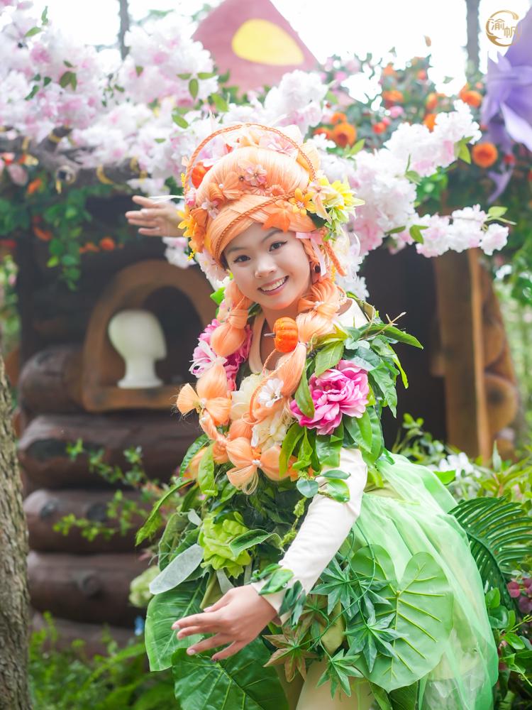 七彩森林秘境市集，如同现实版的绿野仙踪
夏游河北七彩森林，我们首站来到精灵秘境市