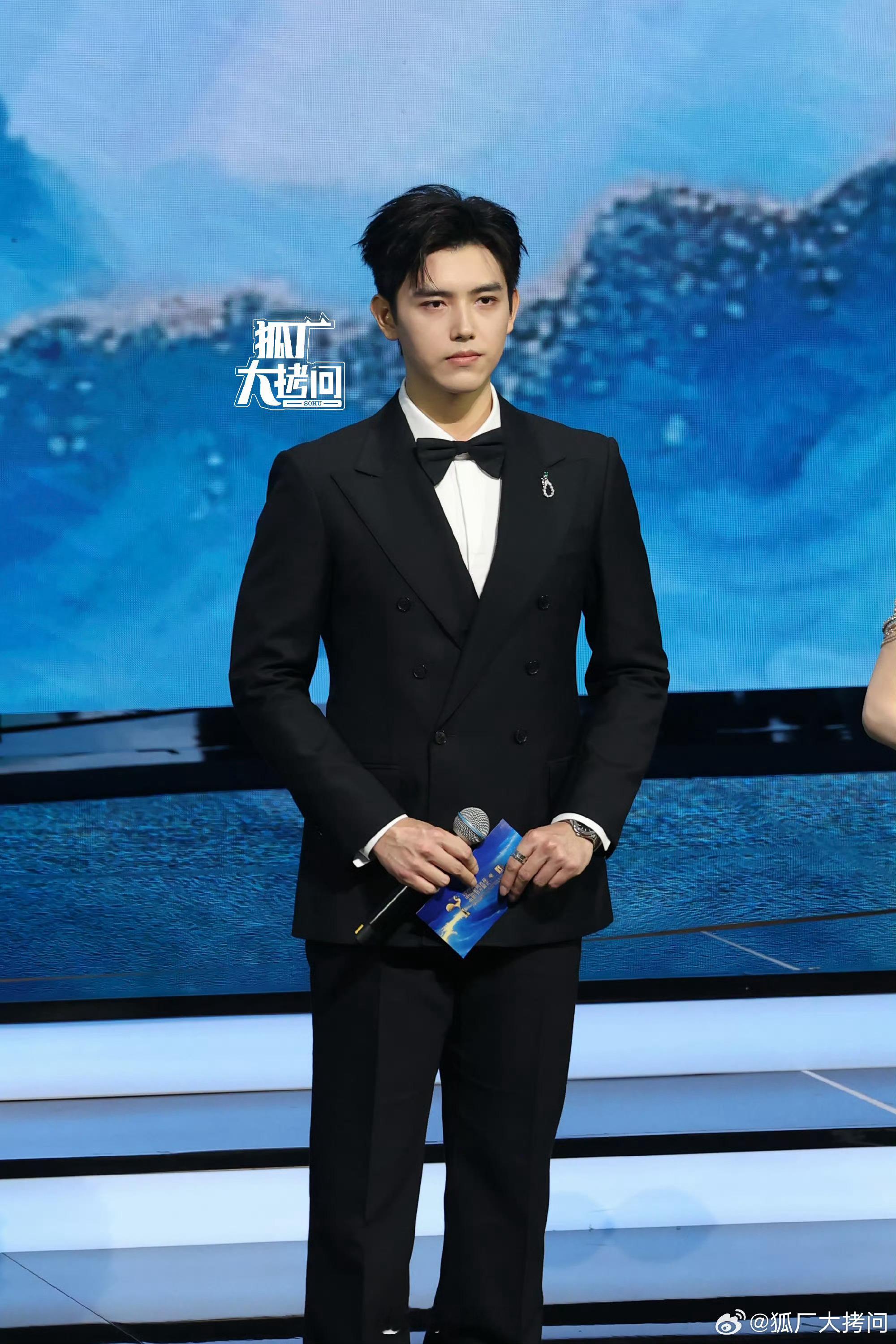 陈飞宇金鸡开幕式主持人 