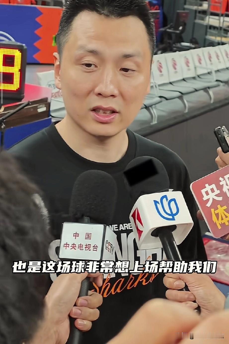 看洛夫顿好像没啥问题了，如果真是这样广厦机会不大了！

总决赛G5赛前踩场训练，