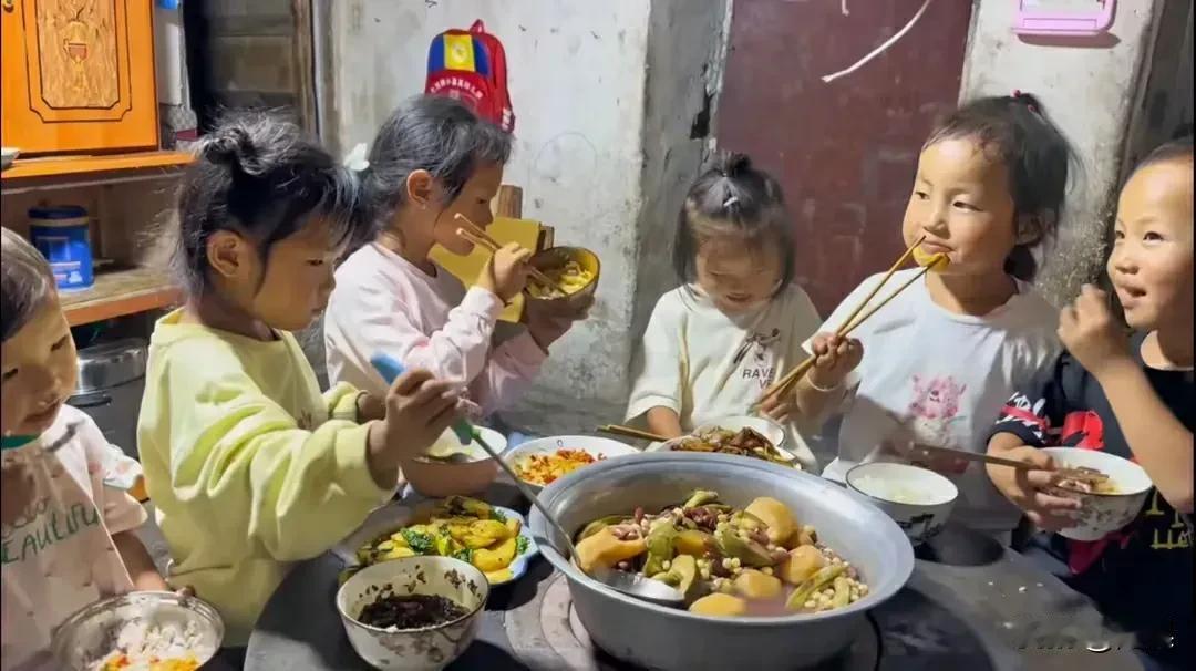 哇塞，今天要给大家讲一个超级感人的故事！在云南昭通，有一个95后女子珠珠，她的举